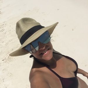 Meet your Posher, Ivett